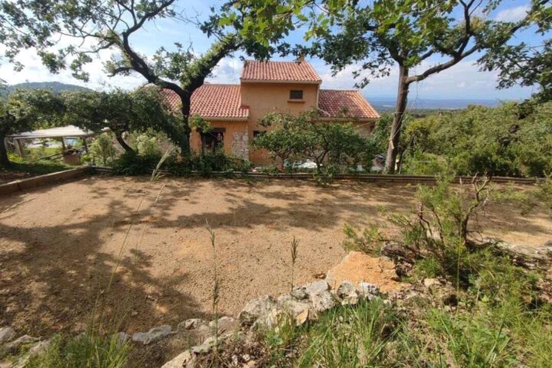 Photo of Outdoor in Simiane-Collongue
