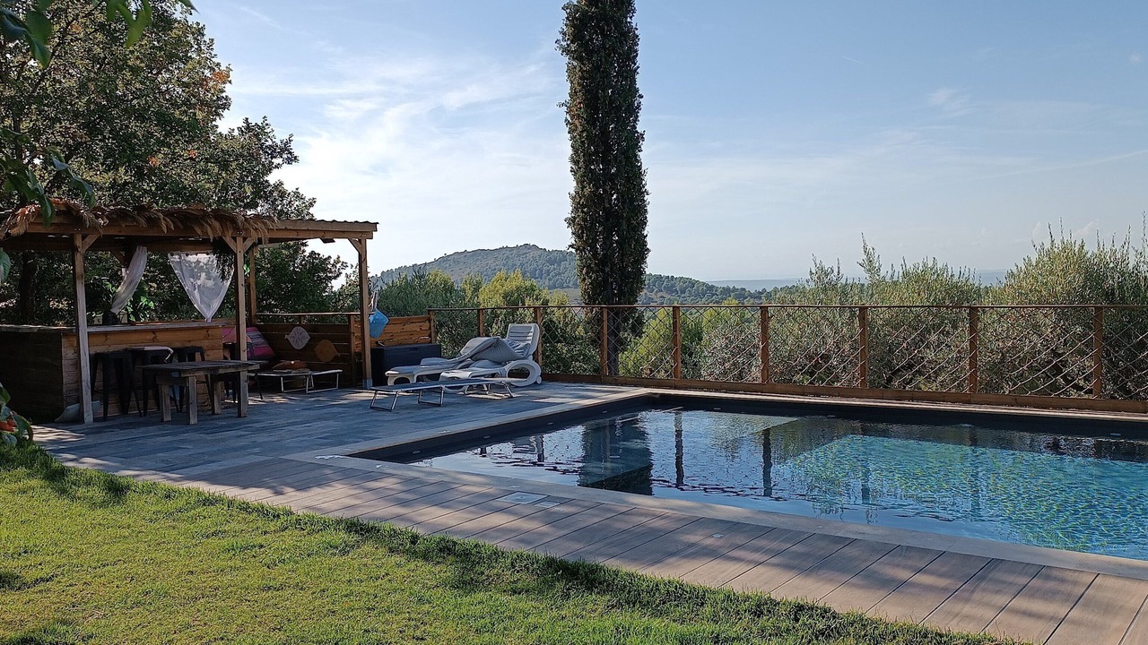 Photo of Outdoor in Simiane-Collongue