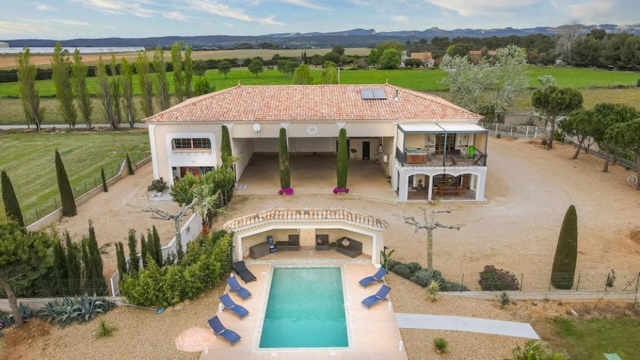 Photo of Outdoor in Arles