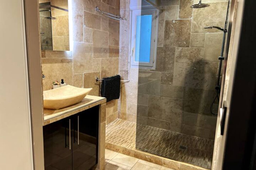 Photo of Bathroom in Arles