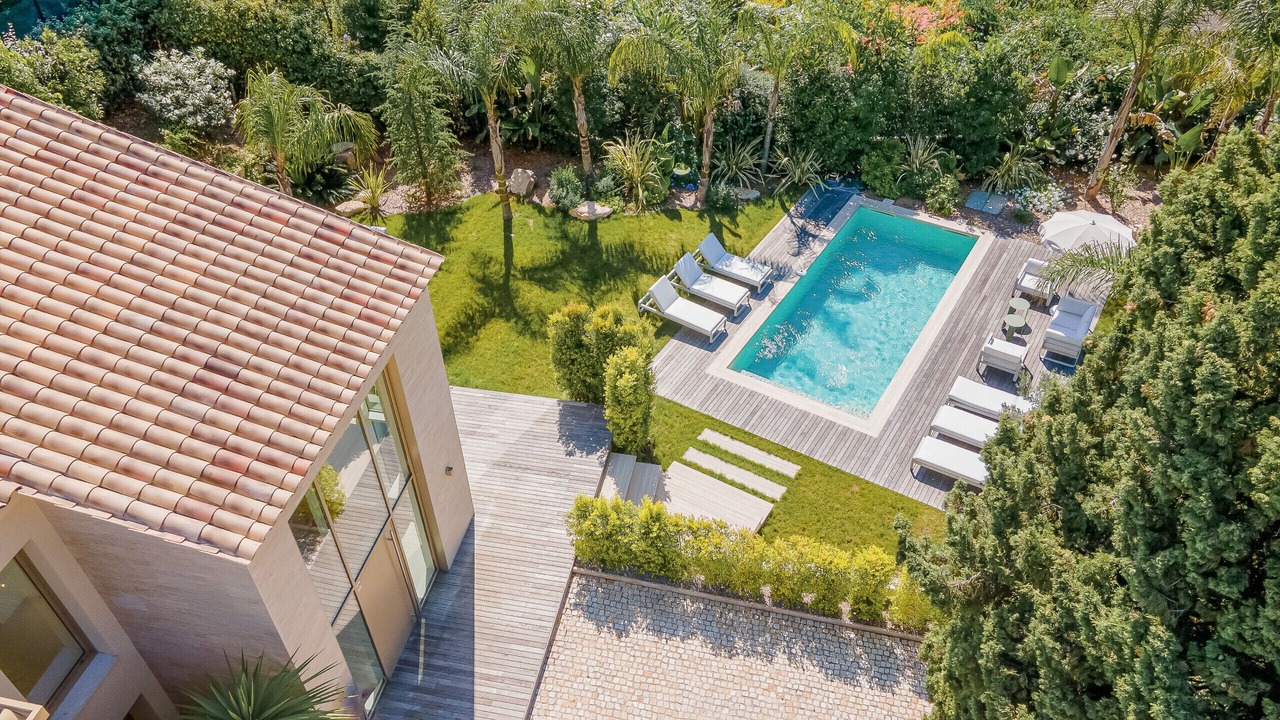 Photo of Outdoor in California - Pezou