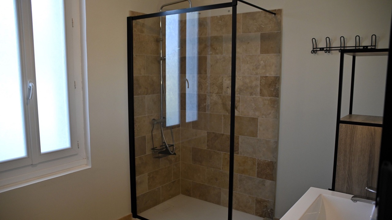Photo of Bathroom in Molleges