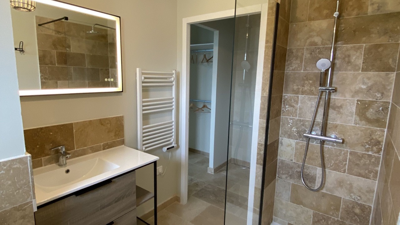Photo of Bathroom in Molleges