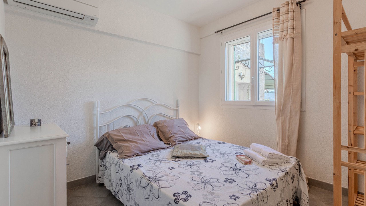 Photo of Bedroom in Pierrefeu-du-Var