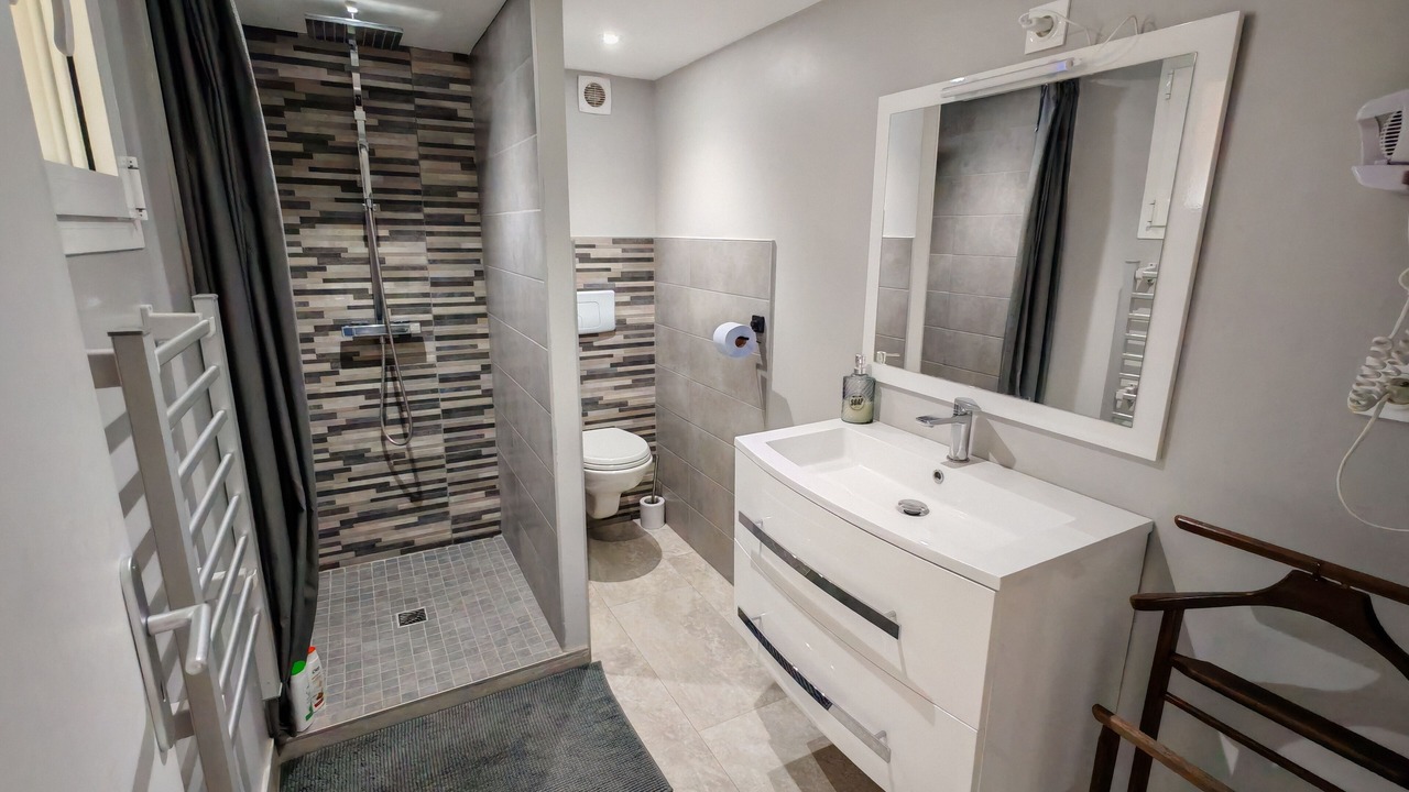 Photo of Bathroom in Bellegarde