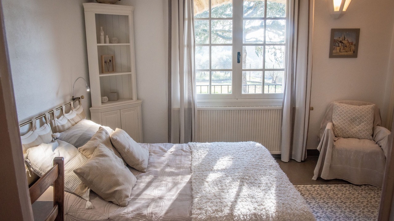 Photo of Bedroom in Saint-Chamas