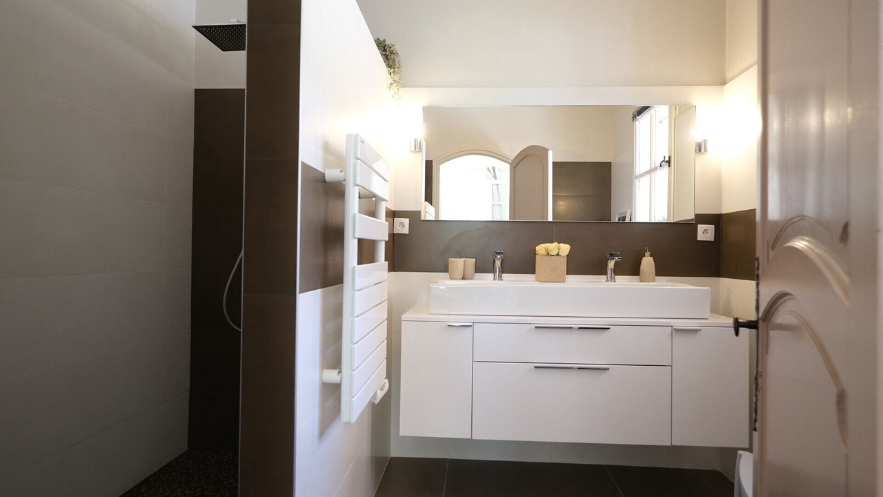 Photo of Bathroom in Saint-Chamas