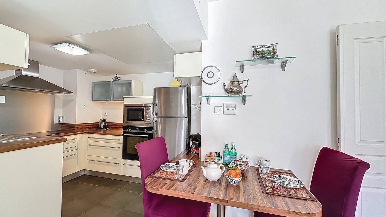 Photo of Kitchen in Prado - Republique