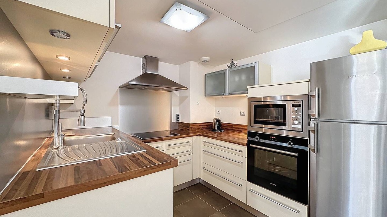 Photo of Kitchen in Prado - Republique