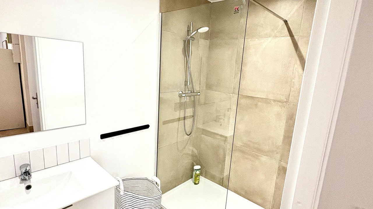 Photo of Bathroom in Prado - Republique