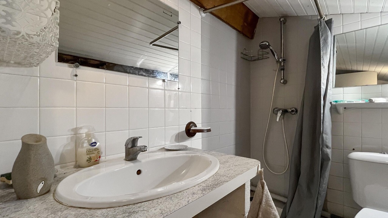 Photo of Bathroom in St.-Remy-de-Provence