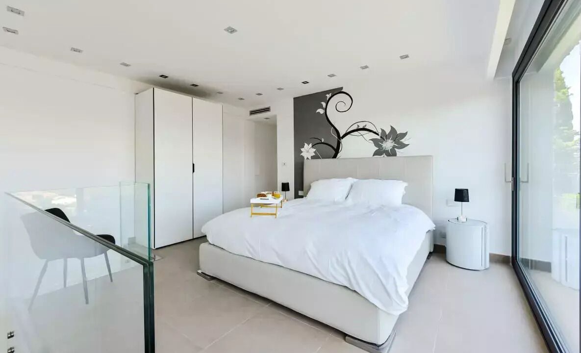 Photo of Bedroom in Mandelieu-La-Napoule