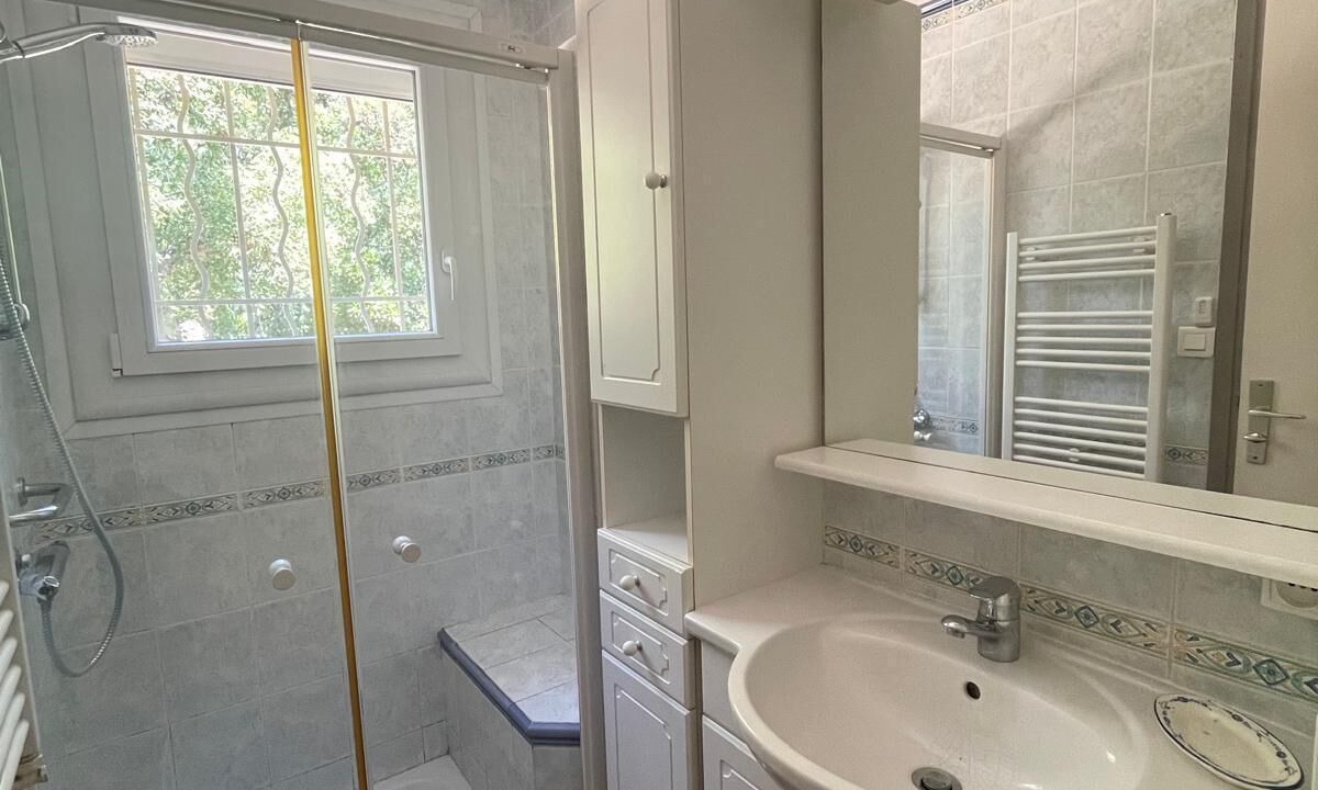 Photo of Bathroom in Guerrevieille