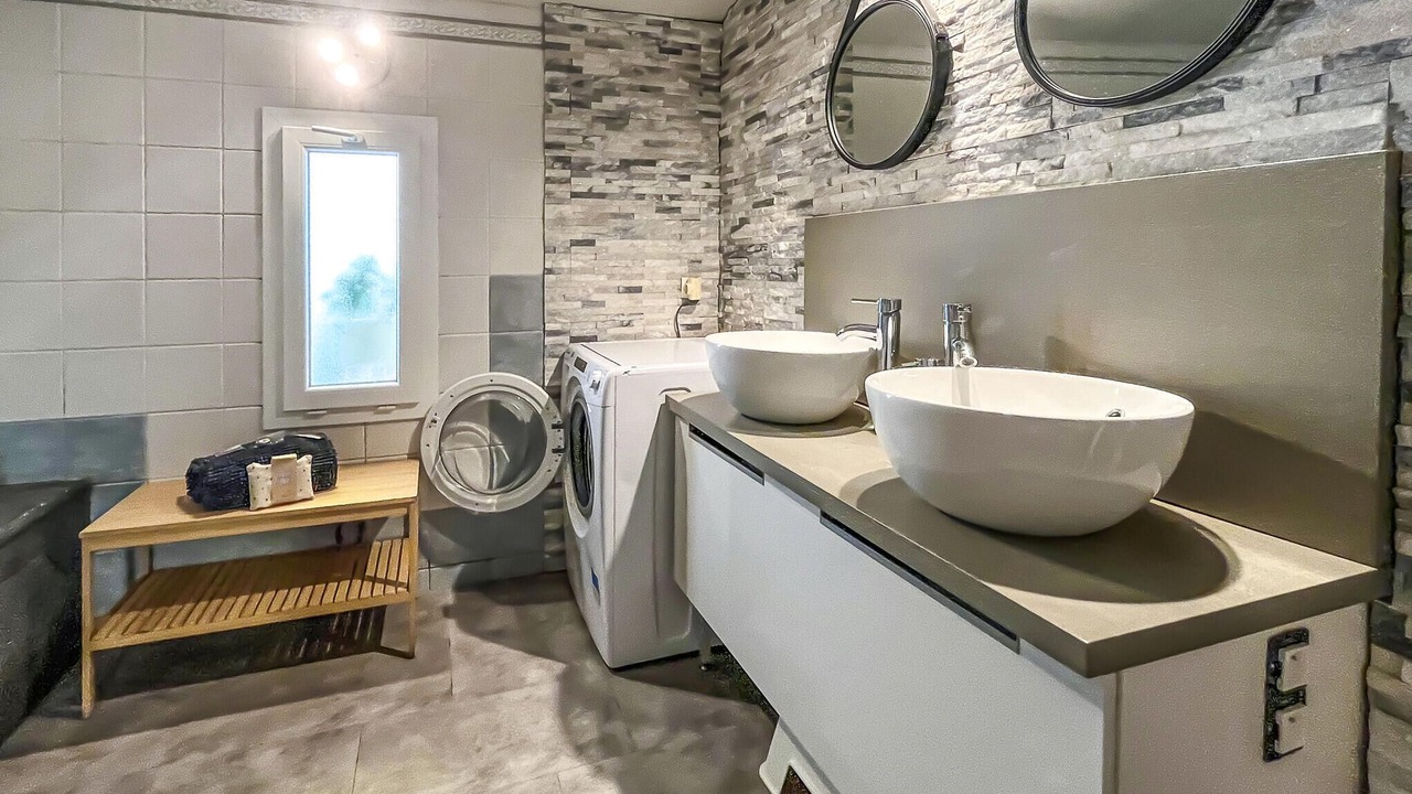 Photo of Bathroom in Arles