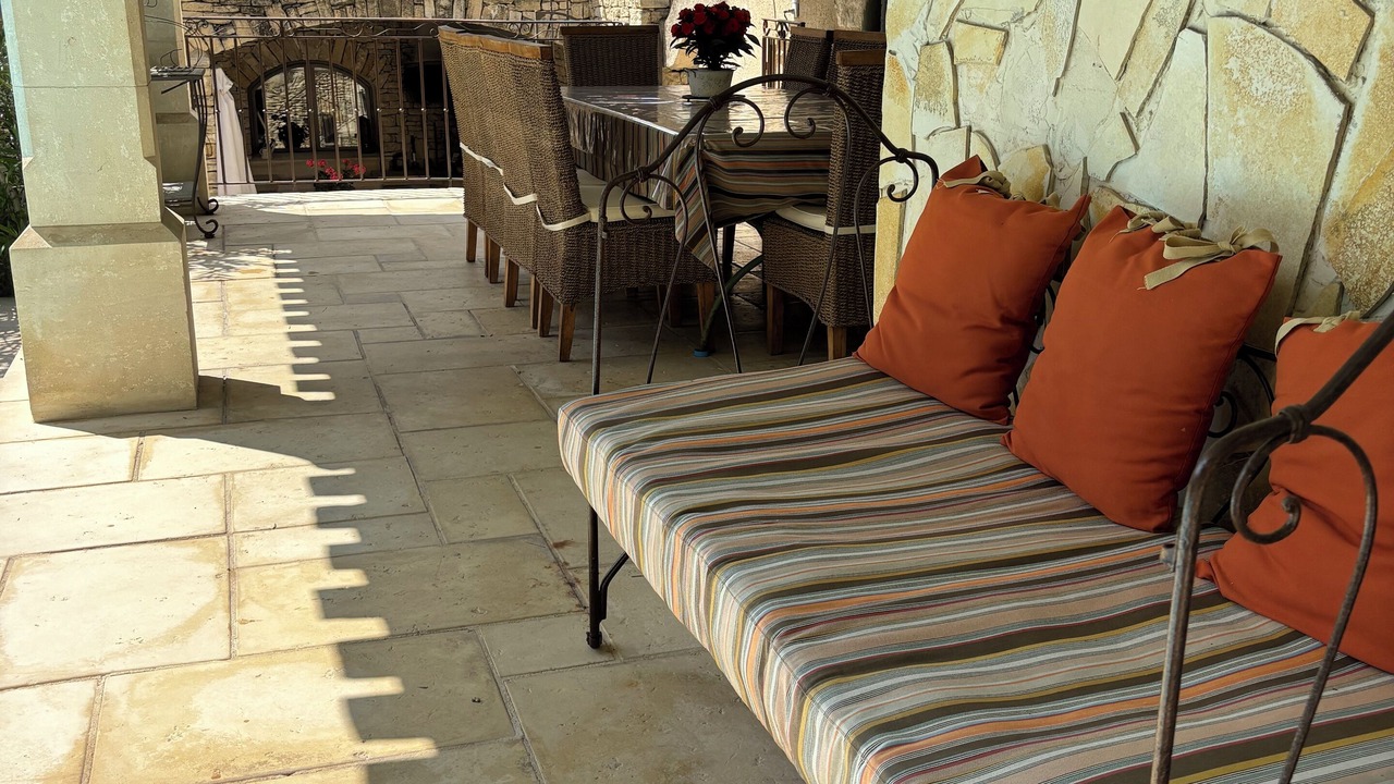 Photo of Outdoor in Orgon