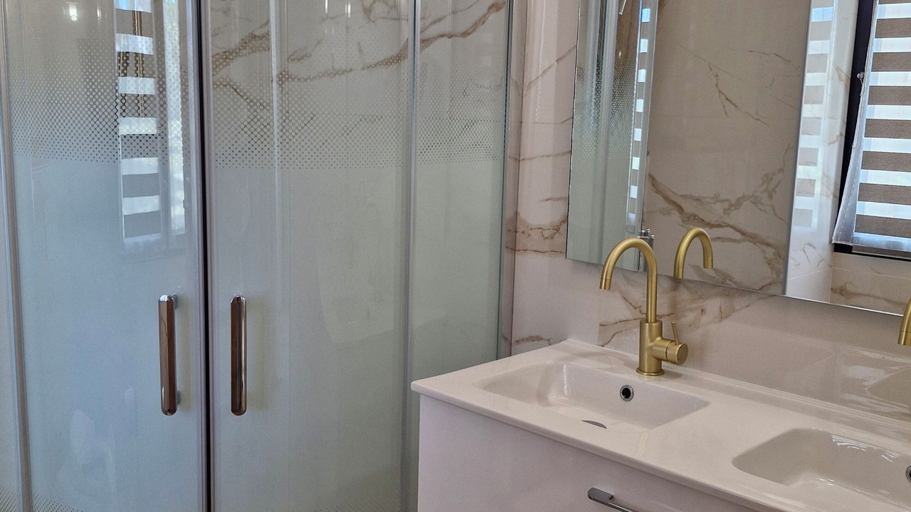 Photo of Bathroom in St.-Remy-de-Provence