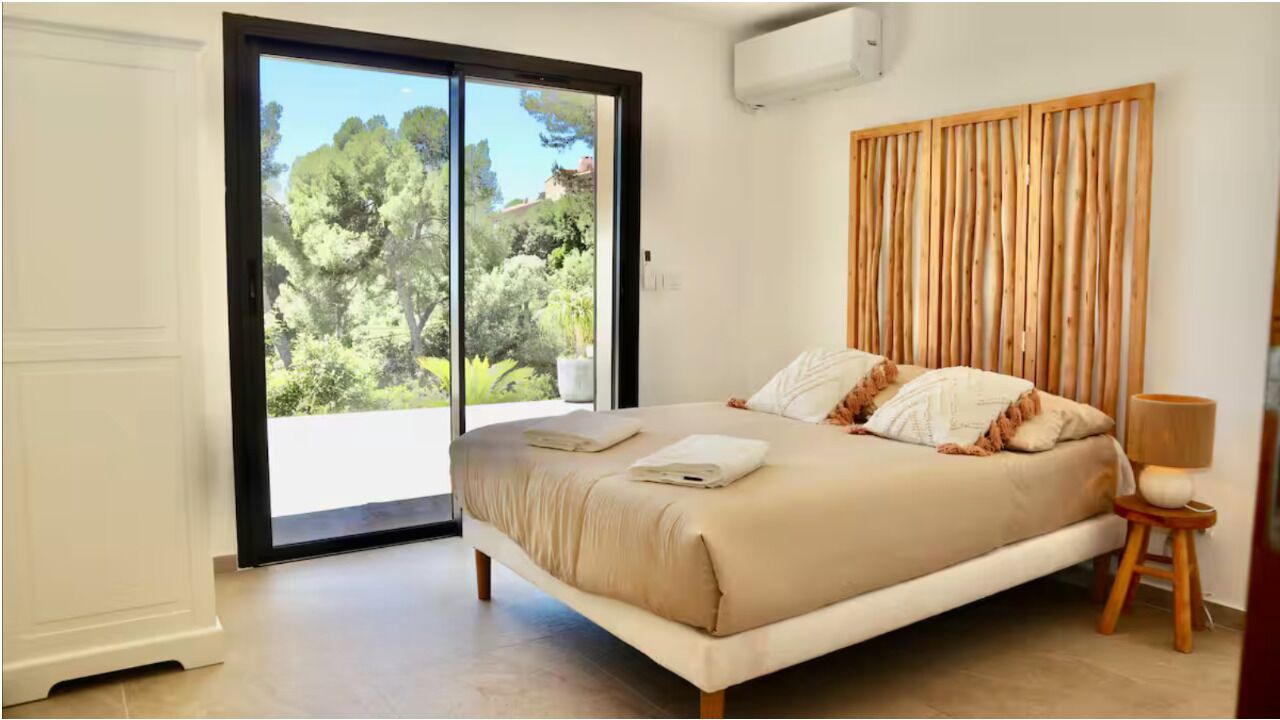 Photo of Bedroom in Hyeres