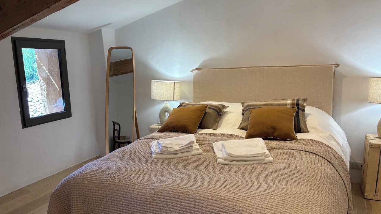 Photo of Bedroom in Rustrel