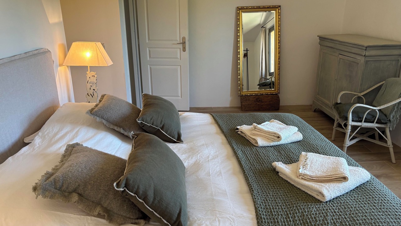 Photo of Bedroom in Rustrel