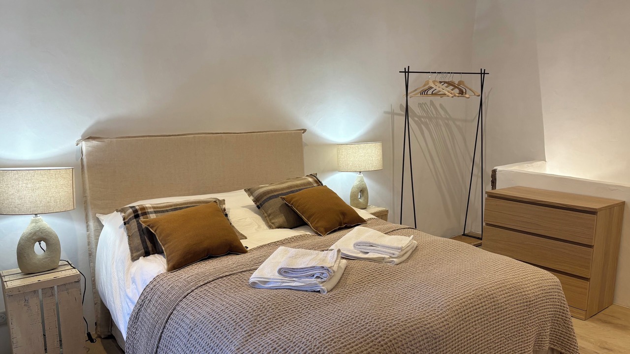 Photo of Bedroom in Rustrel