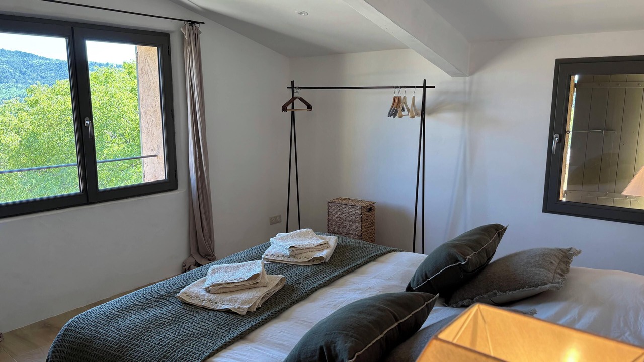 Photo of Bedroom in Rustrel
