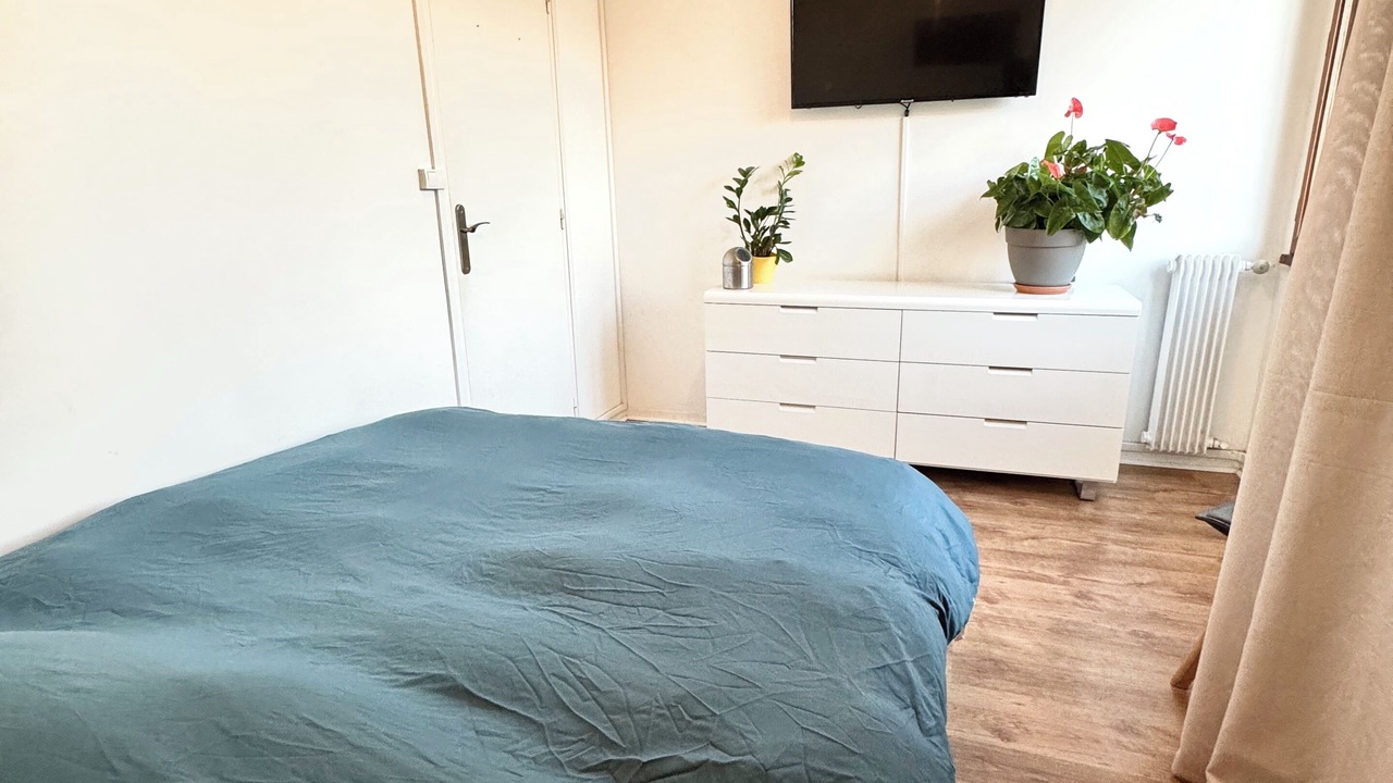 Photo of Bedroom in 8th Arrondissement