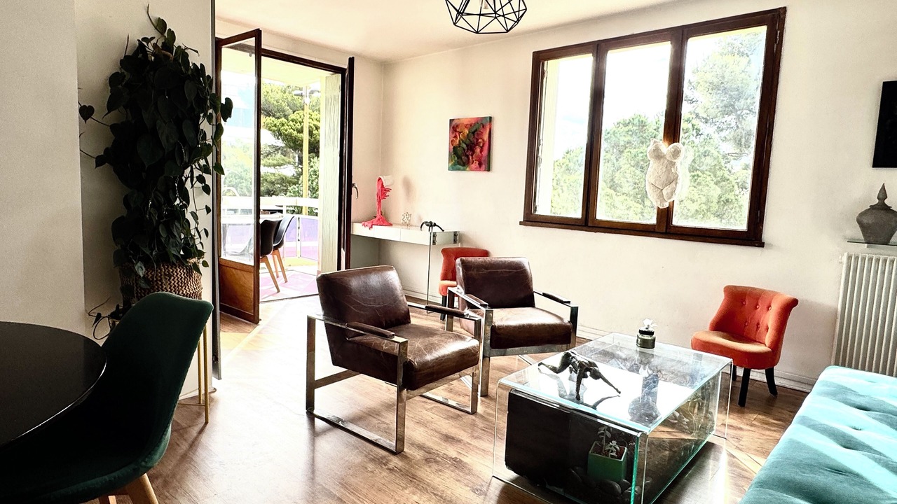 Photo of Livingroom in 8th Arrondissement