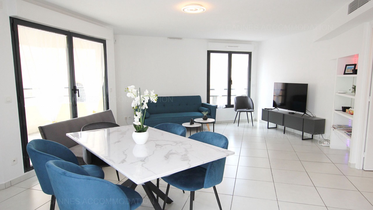 Photo of Livingroom in Prado - Republique