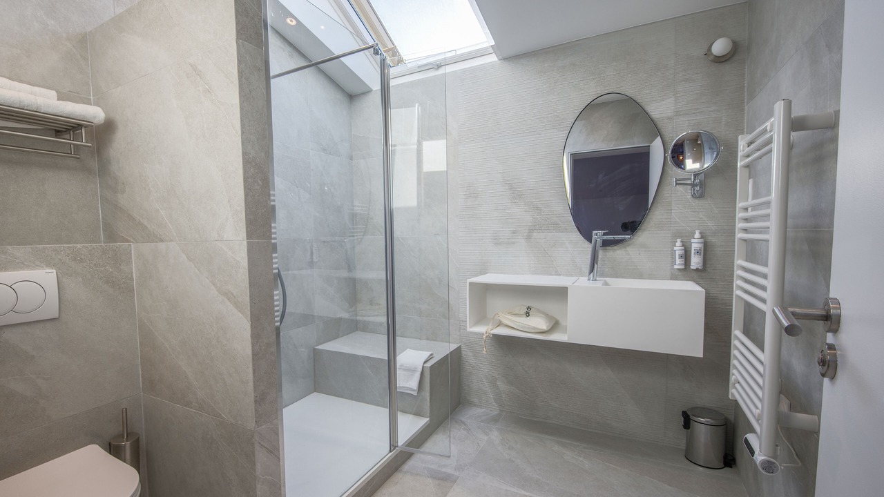 Photo of Bathroom in Avignon City Centre