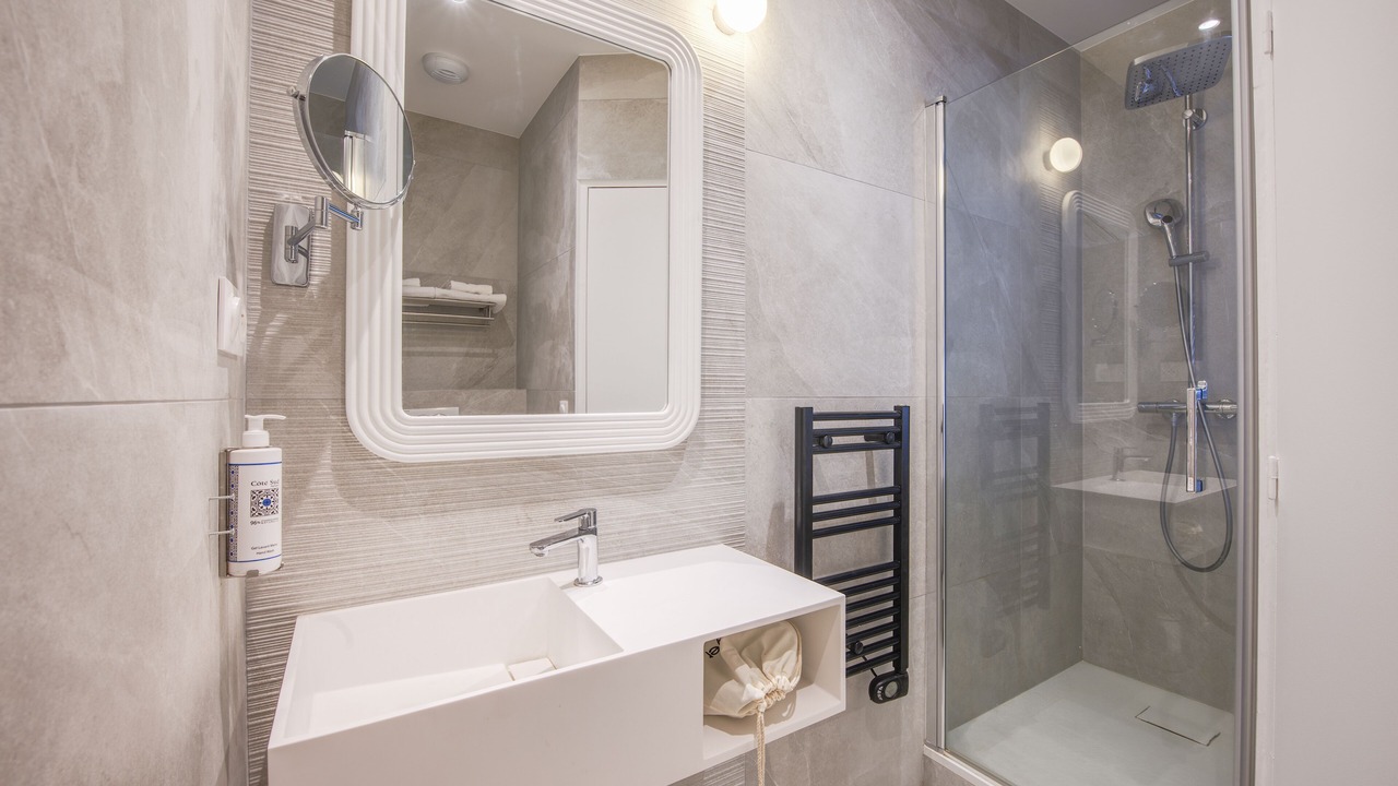 Photo of Bathroom in Avignon City Centre