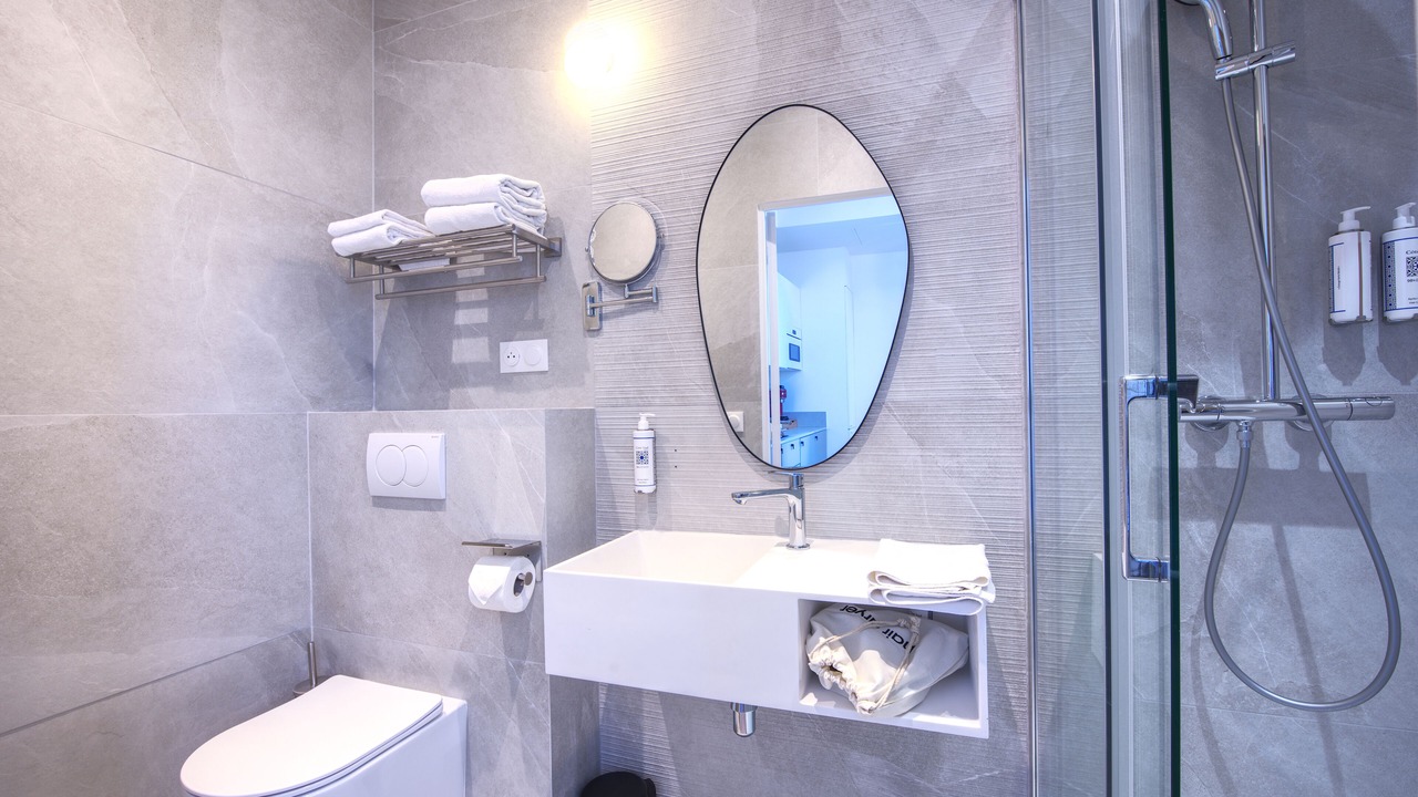 Photo of Bathroom in Avignon City Centre