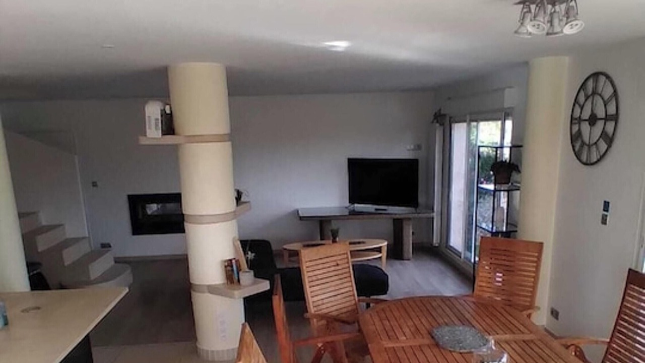 Photo of Livingroom in Mouries