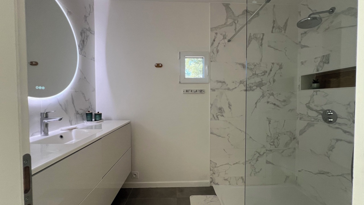 Photo of Bathroom in Chateauneuf-les-Martigues