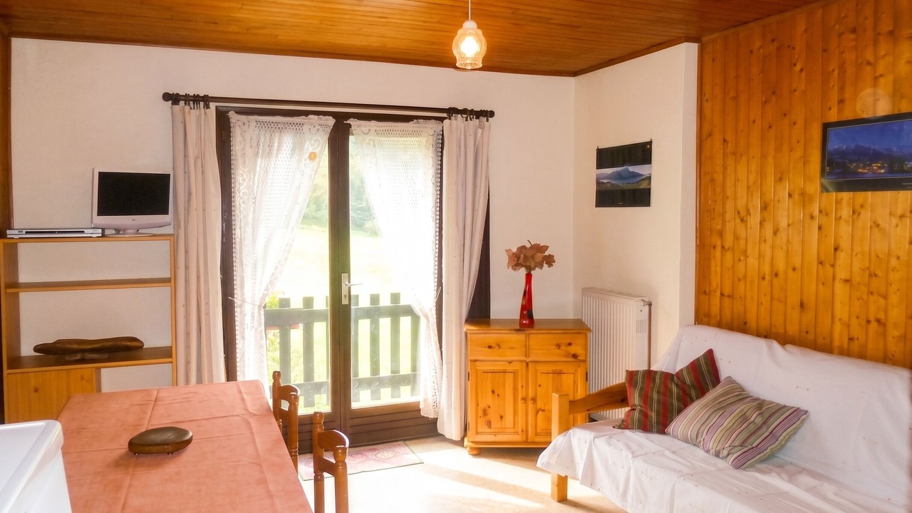 Photo of Livingroom in Saint-Leger-les-Melezes