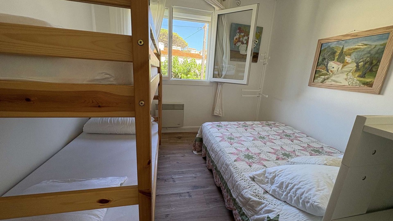 Photo of Bedroom in Saint-Pierre-la-Mer
