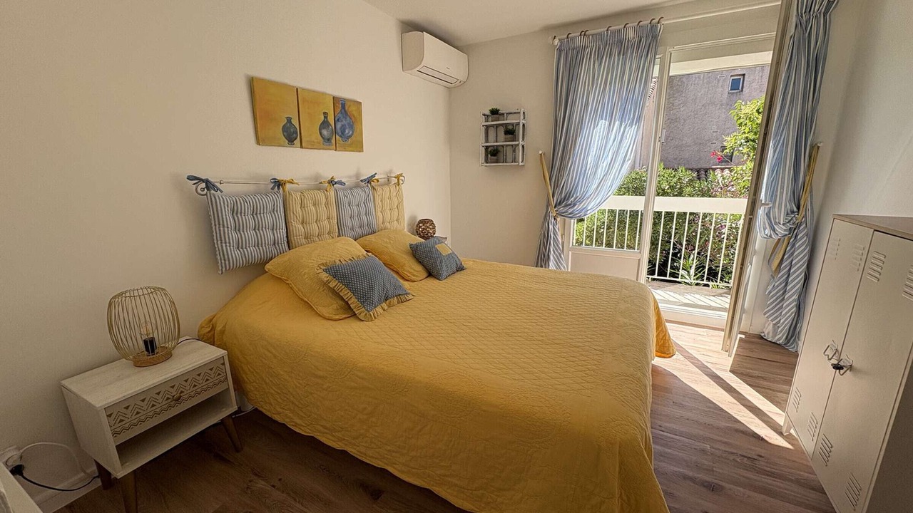 Photo of Bedroom in Saint-Pierre-la-Mer