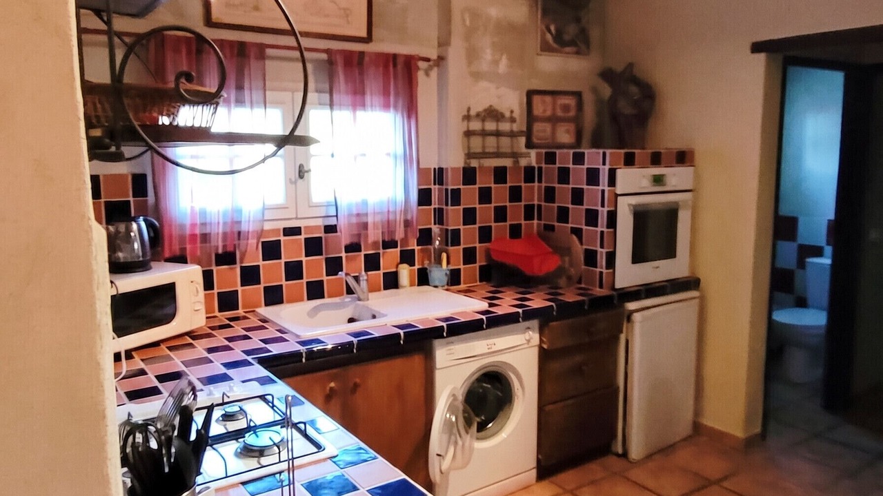 Photo of Others in Albaron