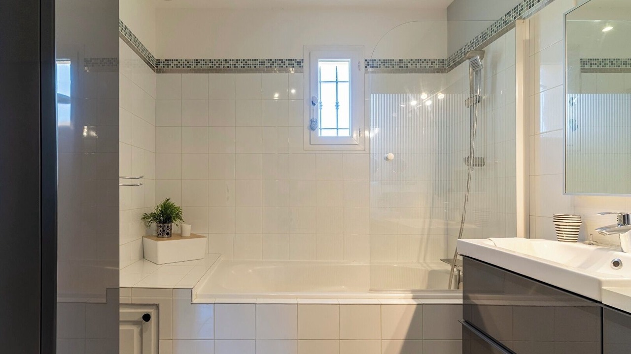 Photo of Bathroom in Rognac