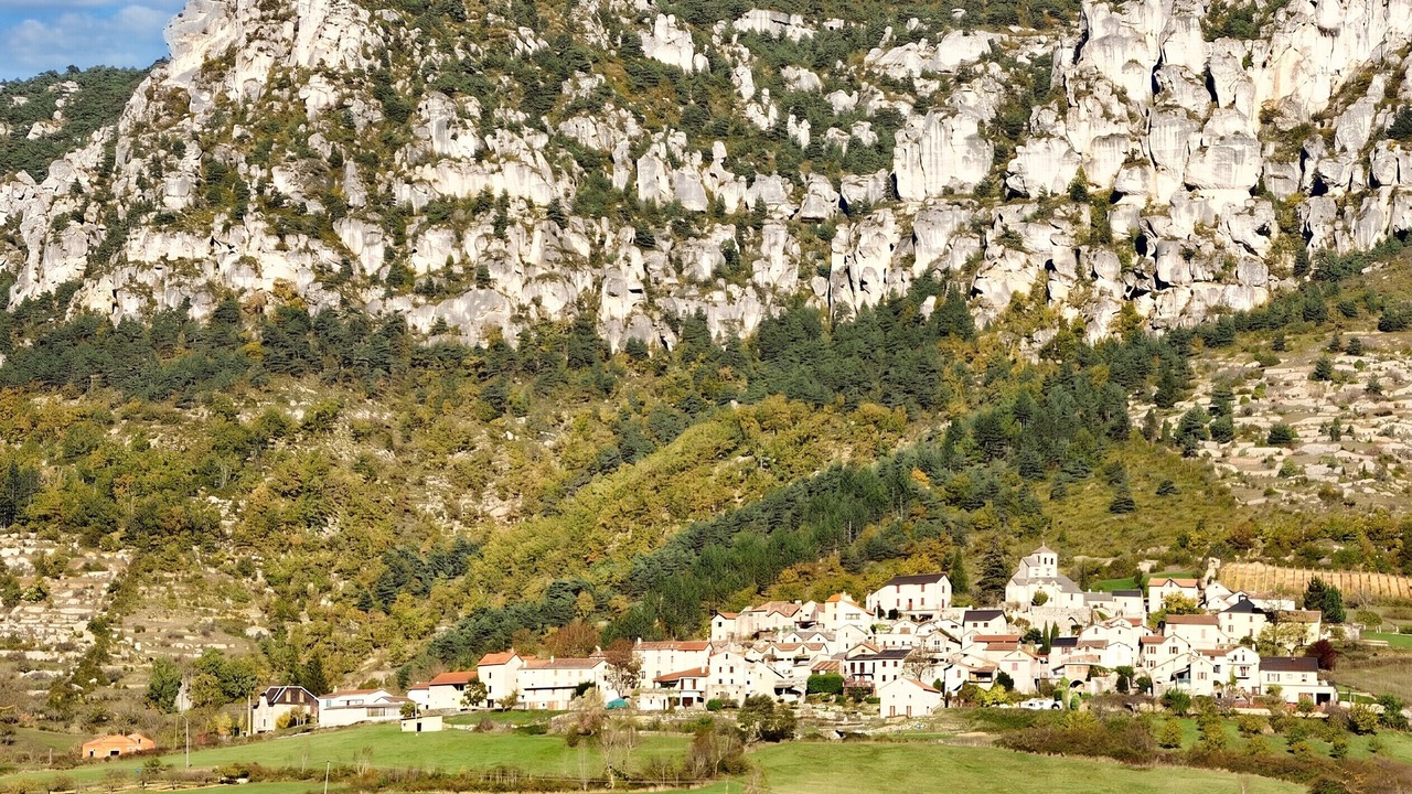 Photo of Others in Mostuejouls