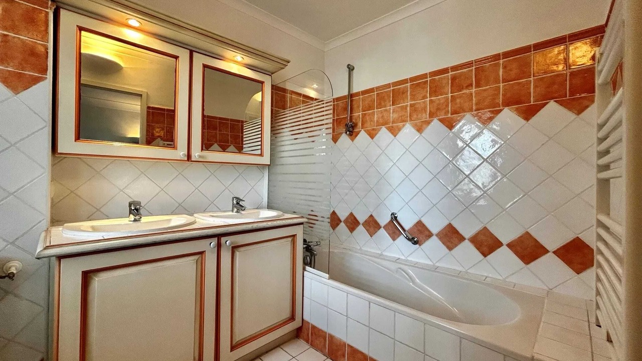 Photo of Bathroom in Cogolin