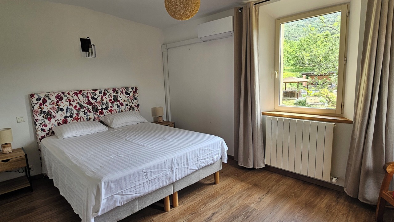 Photo of Bedroom in Bonnieux