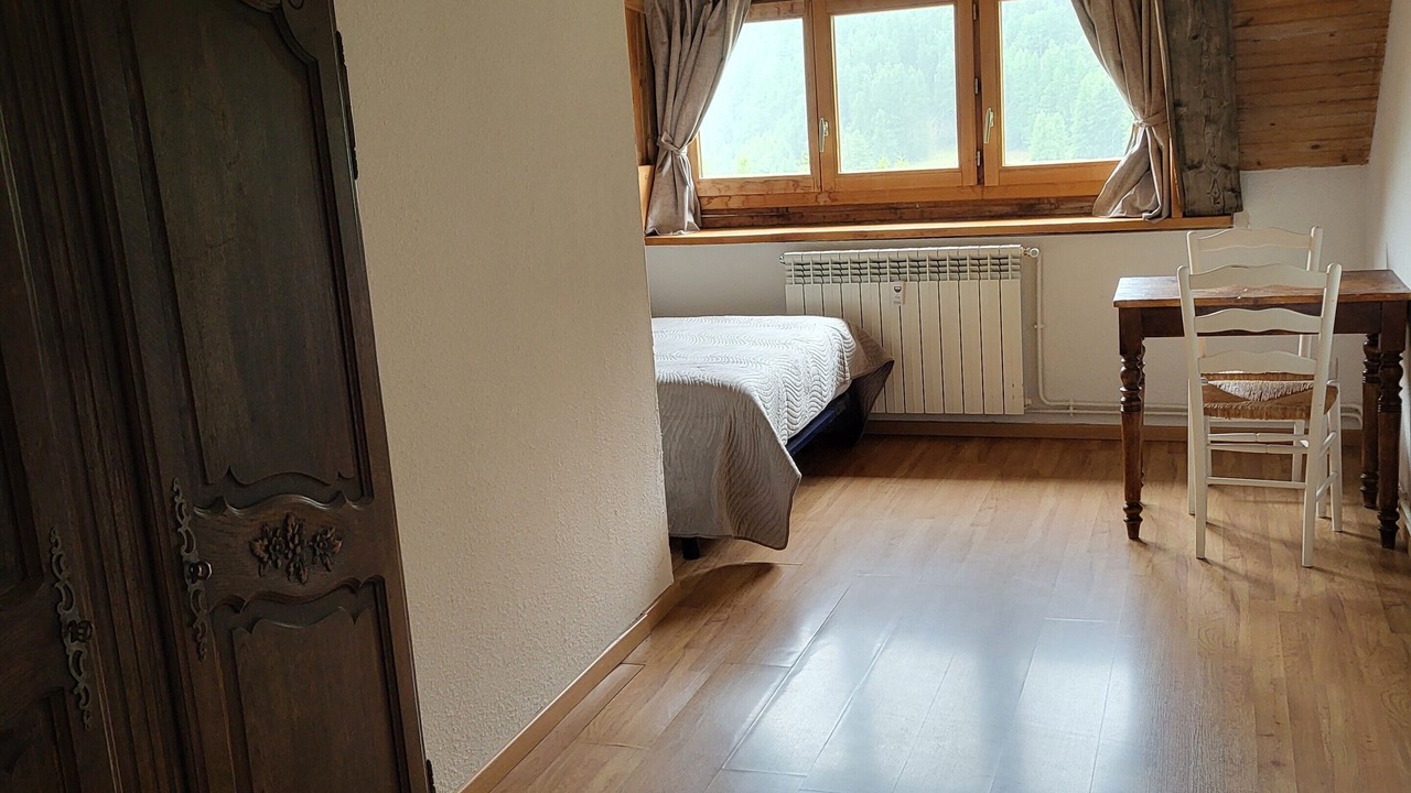 Photo of Bedroom in Molines-en-Queyras