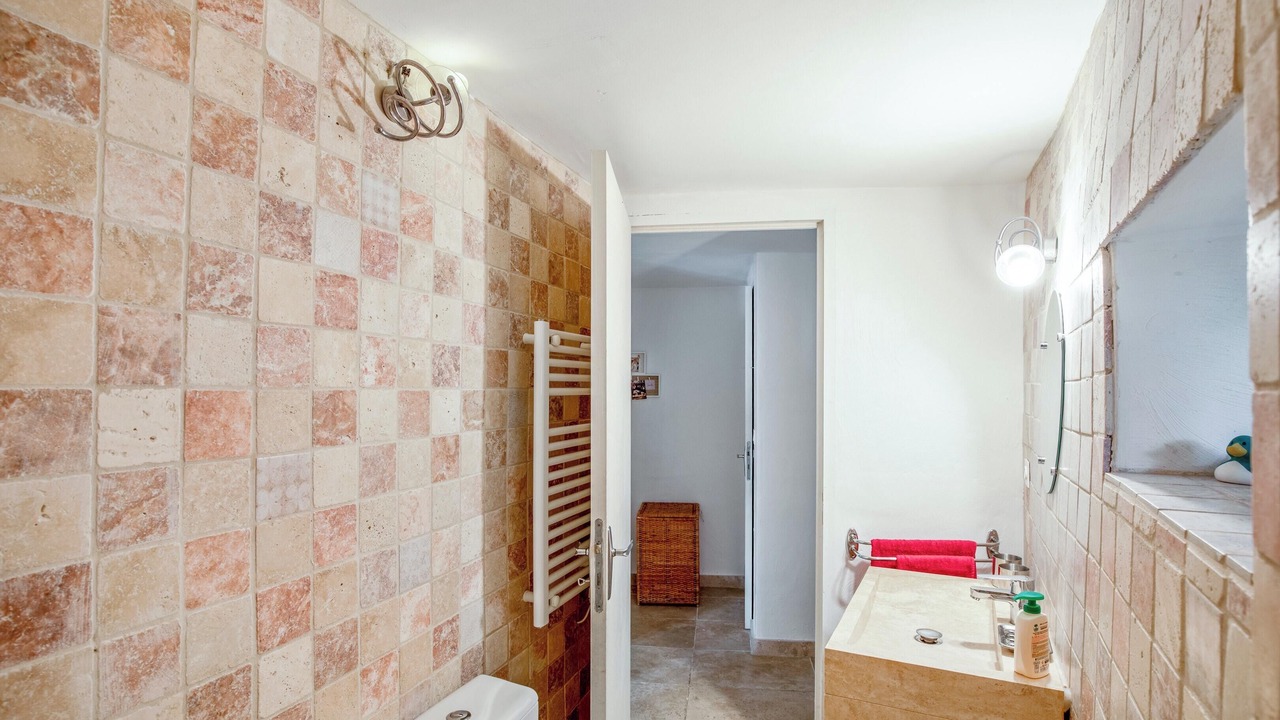 Photo of Bathroom in Bonnieux