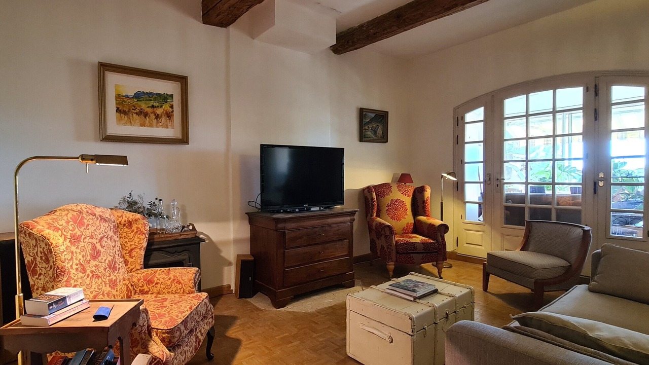 Photo of Livingroom in Servian