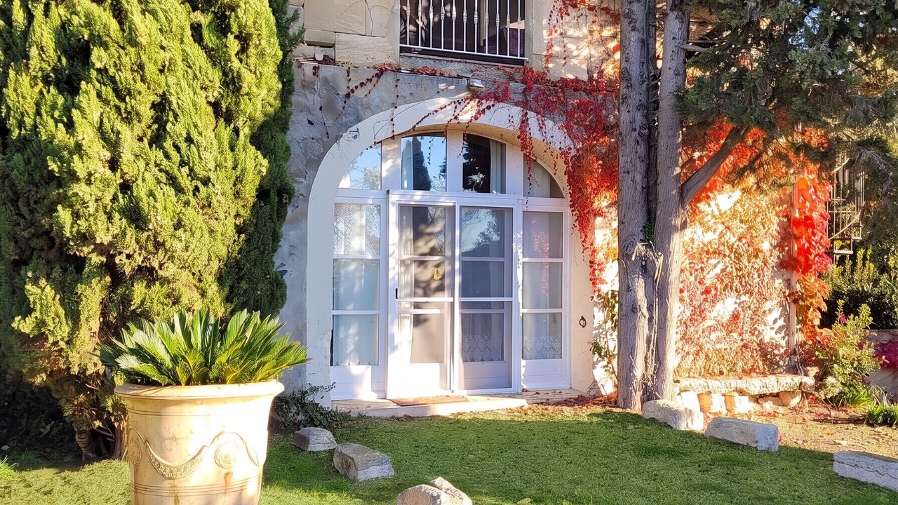 Photo of Others in Albaron