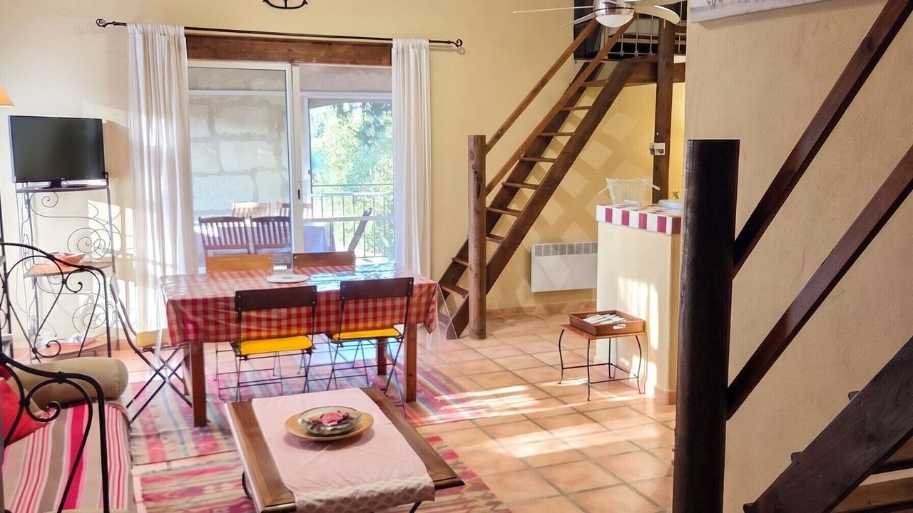 Photo of Livingroom in Albaron