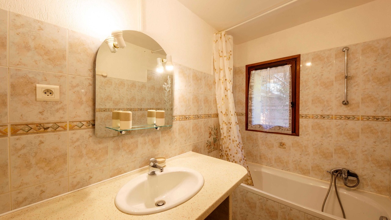 Photo of Bathroom in Saint-Etienne-de-Tinee