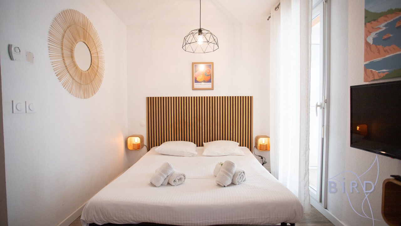 Photo of Bedroom in Mandelieu-La-Napoule