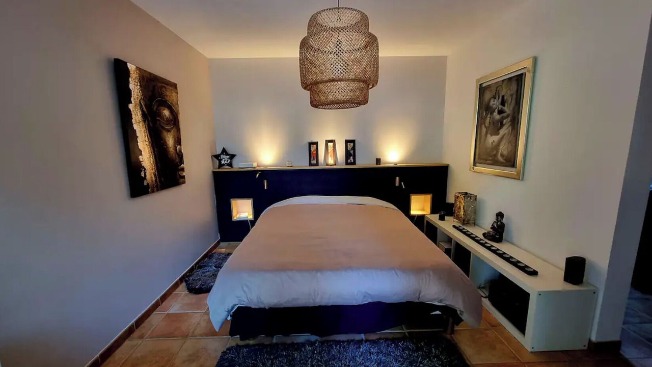Photo of Bedroom in La Fare-les-Oliviers