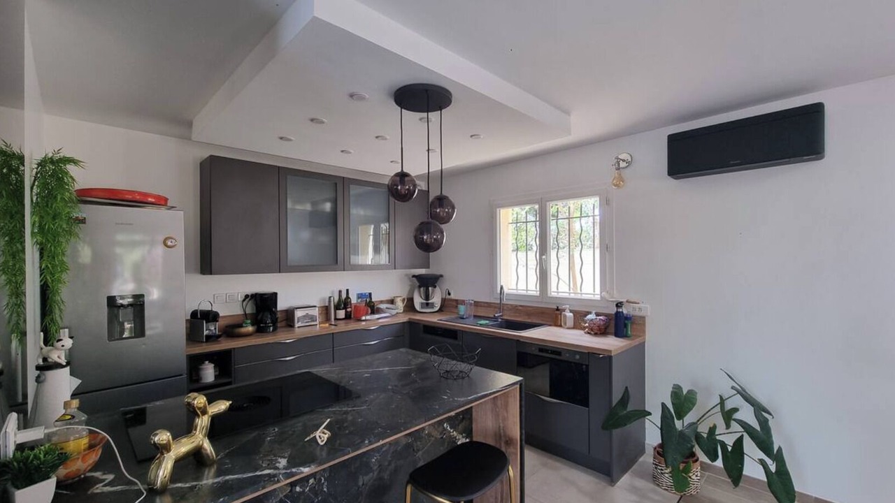 Photo of Kitchen in La Fare-les-Oliviers